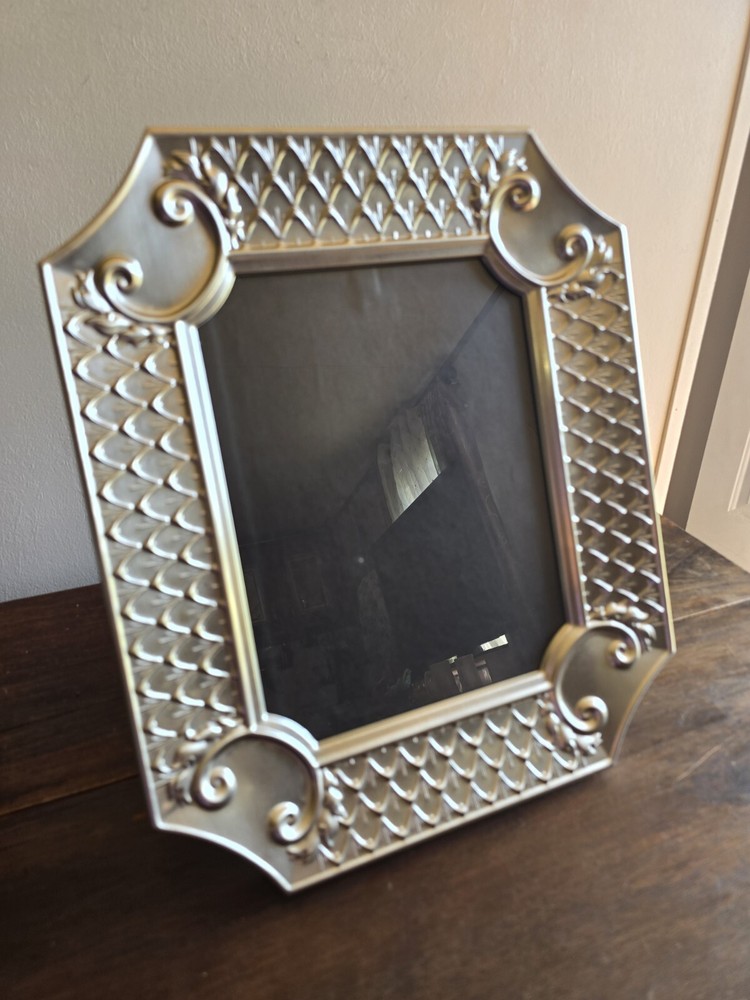 Ornate Silver Metal Free Standing/Hanging Picture Frame W/Glass  Art Gallery