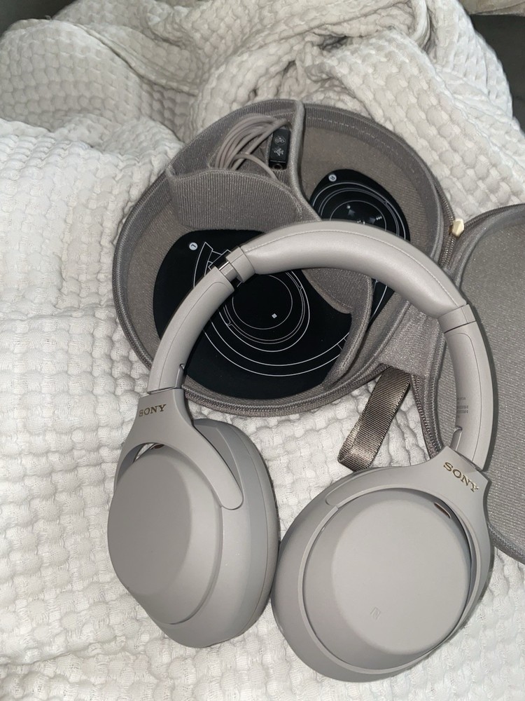Sony WH-1000XM5 Wireless Noise Cancelling Over-Ear Headphones