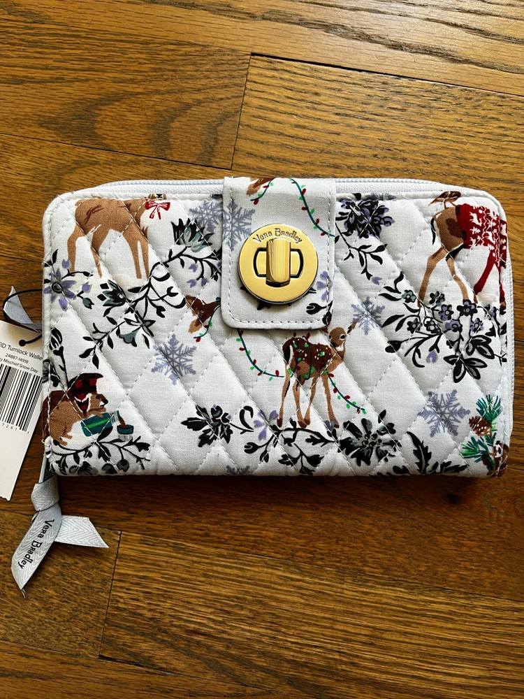 Vera Bradley Merry Mischief Snow Day RFID Turnlock Zip Clutch Wallet NWT