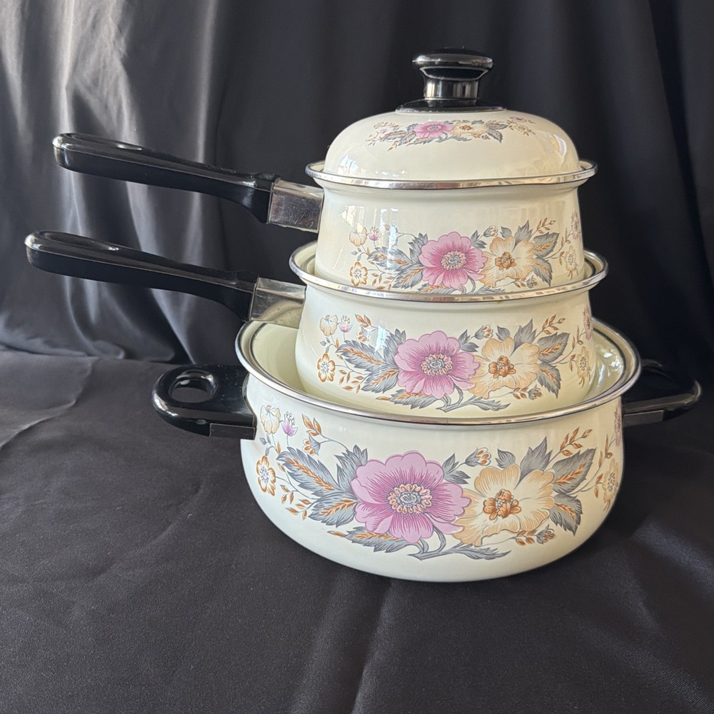 VTG set 1970’s Enamel Floral Pattern Saucepans With Lids Plastic Handle