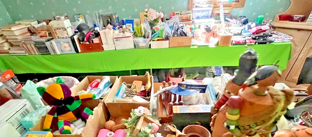 1 lb Junk Drawer Mix of New & Vintage Estate Finds