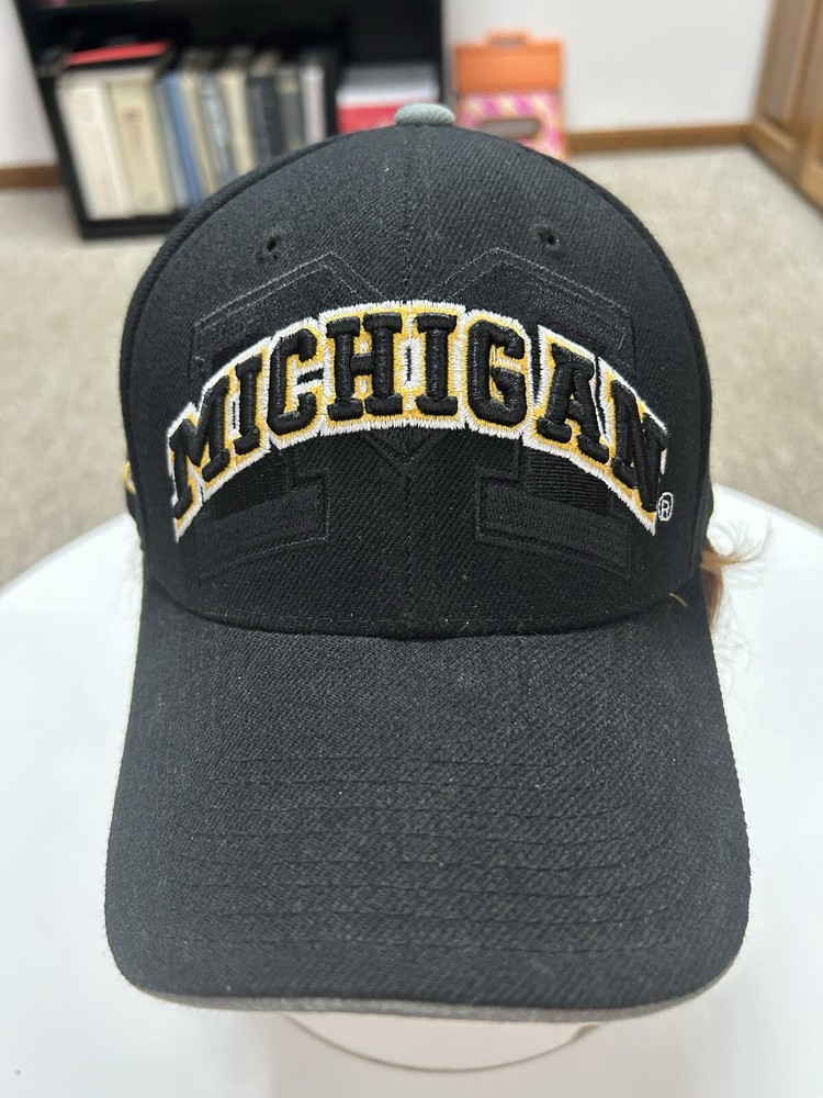 Michigan Wolverines Vintage BLACK/YELLOW NCAA Hat. “GO BLUE” Never Worn !