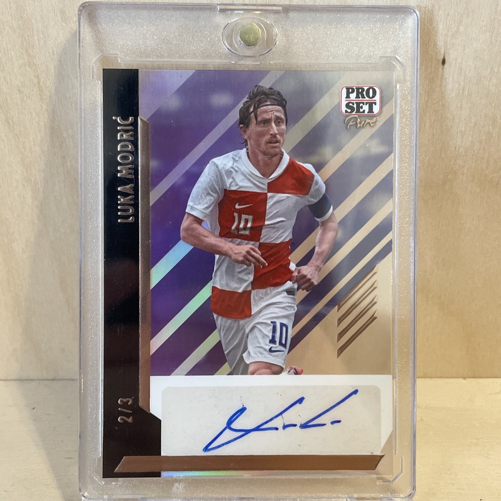 2024 Leaf - Pro Set Pure - Luka Modric - Auto - Holo - 2/3