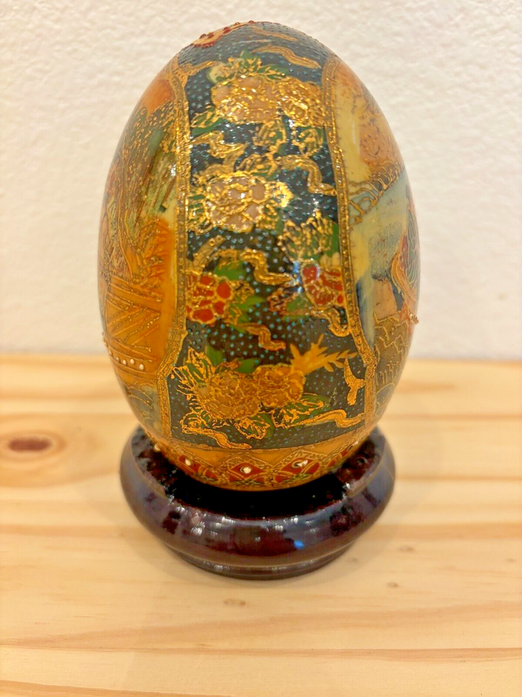 Vintage Hand-Painted Satsuma Geisha Egg Porcelain with Stand 4.5 Inch