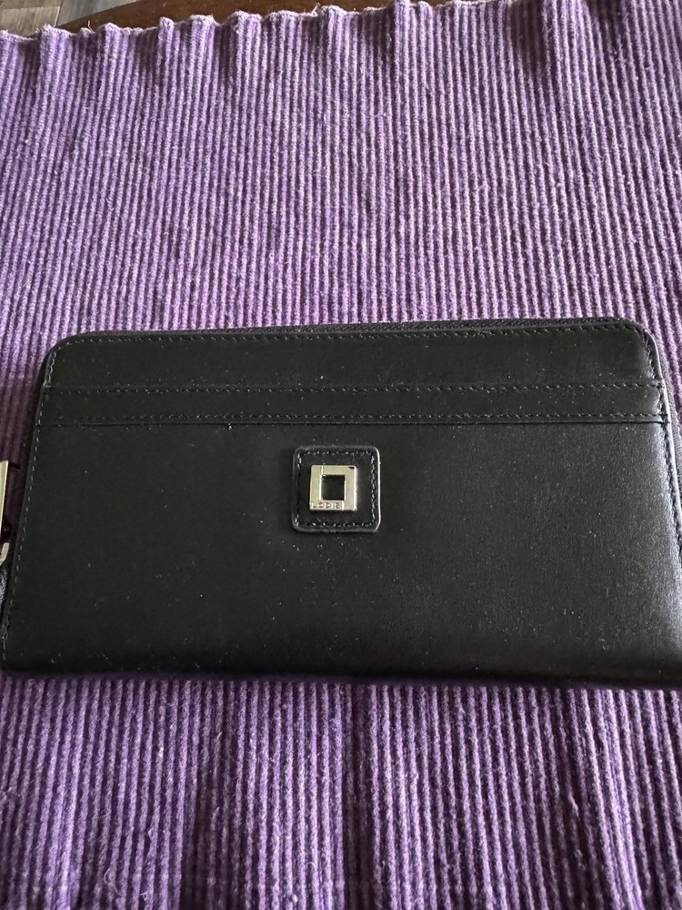 Lodis Zip Around Black Leather Clutch Wallet, Women’s