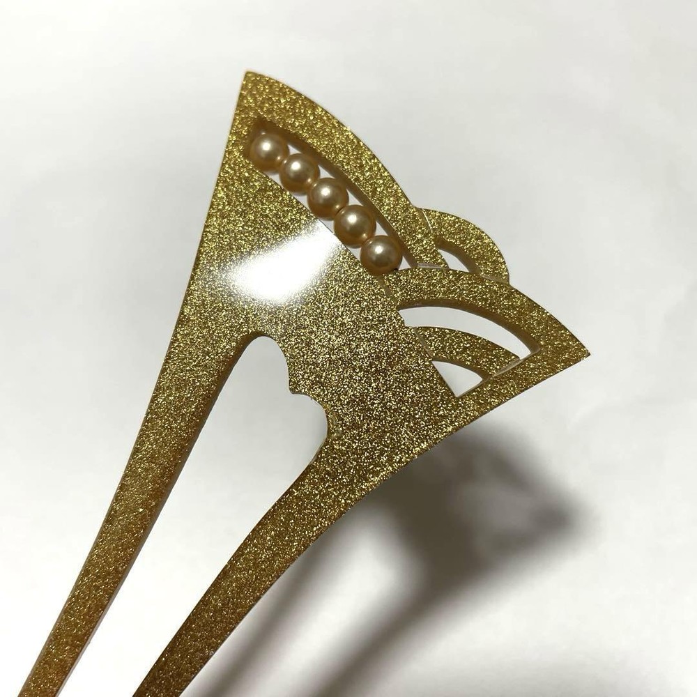 Kanzashi Bachi Gold Hairpin with Vintage Pearl Detail, Used Condition