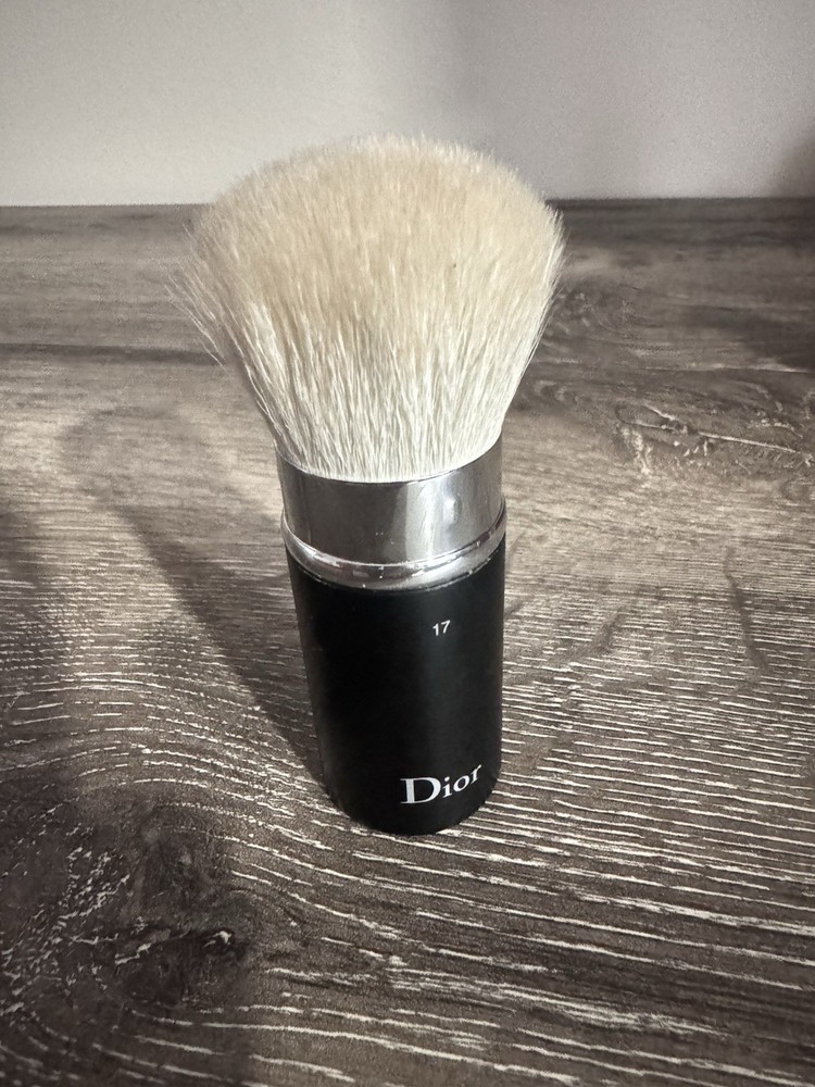 Dior Backstage Kabuki Brush 17 for Flawless Makeup Application