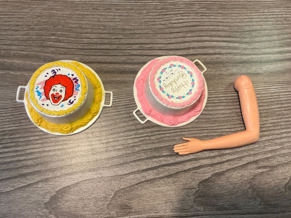 Mattel Barbie Doll Happy Birthday CakesCake Set Lot