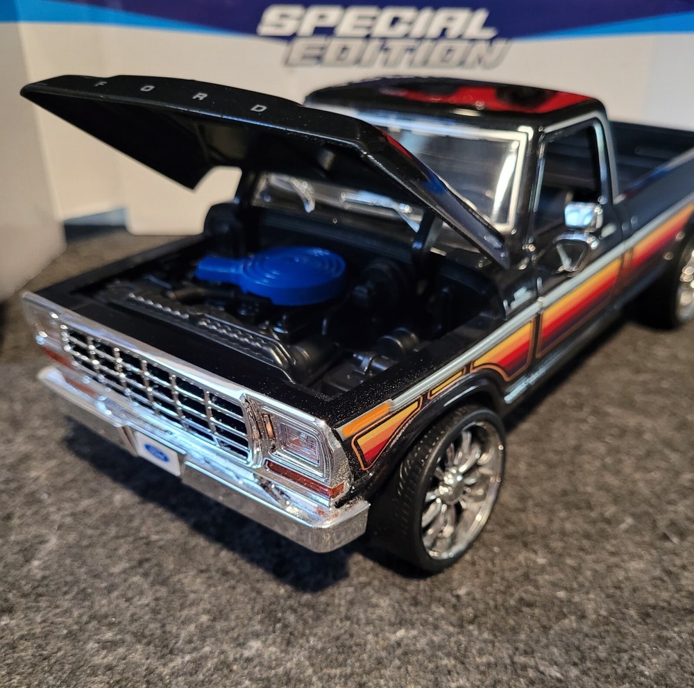 1979 Ford F150 Ranger Pick Up Truck Black 1/18 Scale Die Cast CarCustom 24