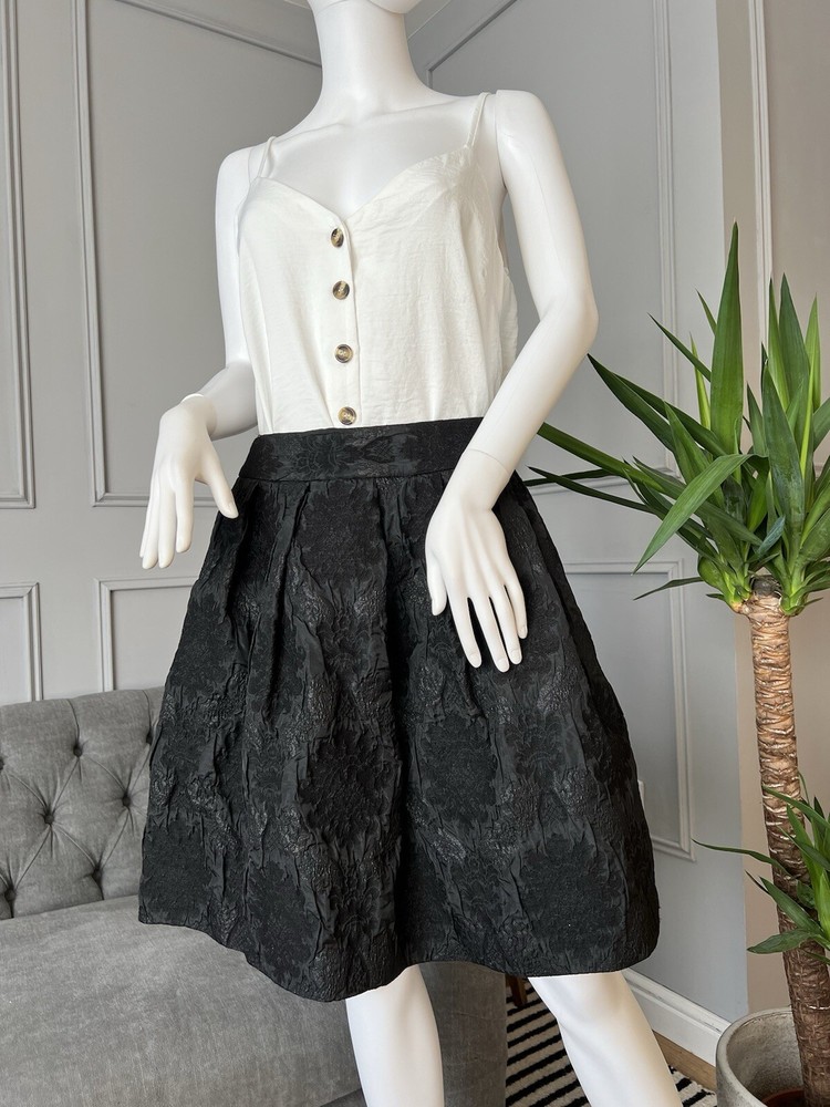 Smart Black Floral Embossed Jacquard Jigsaw Skirt UK Size 10 for Occasions