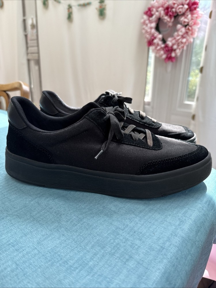 Kizik Prague Hands-Free Slip-On Sneakers for Men Size 11 Wide & Women 12.5 in Black Canvas