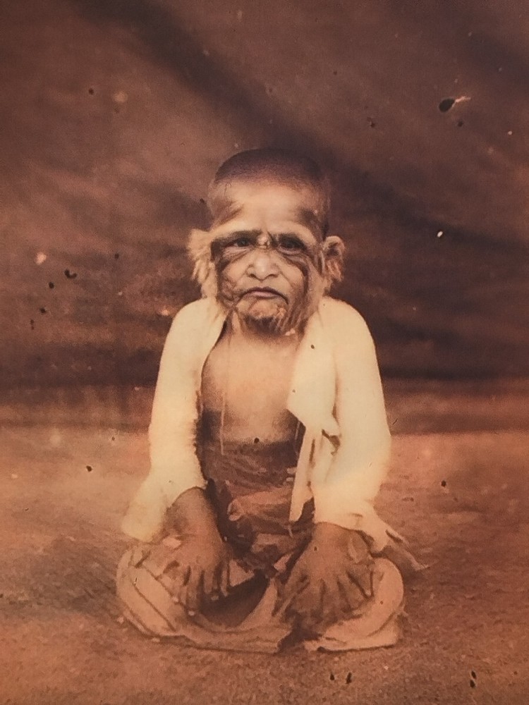 VINTAGE - NEGATIVE -   CIRCUS SHOW - HORROR - FREAK #4