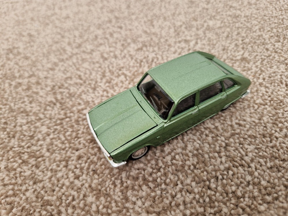 NOREV CORGI SOLIDO 1/43 CLASSIC RENAULT R16 DIECAST MODEL CAR