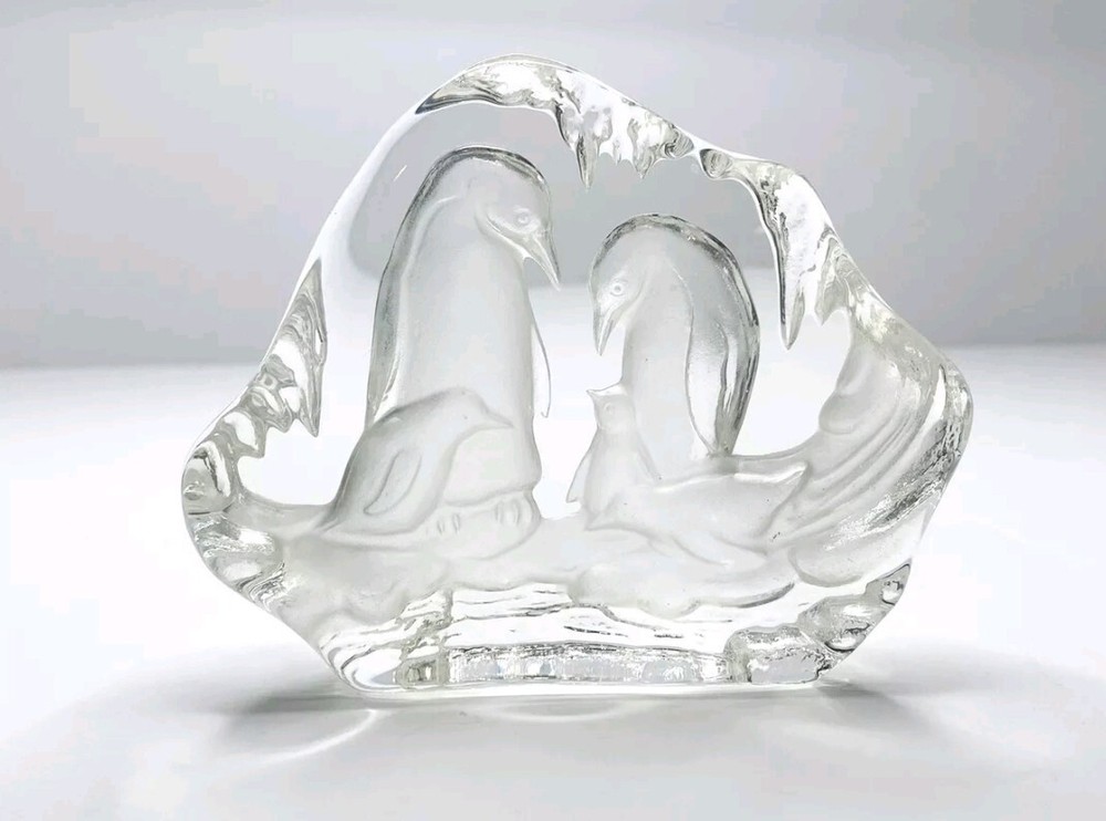 3D Cut Crystal Penguin Family Paperweight Clear & Frosted Glass Figurine Gift