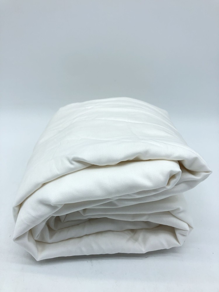 Pure cotton fitted sheet made from 100% cotton sateen elegant bedding
