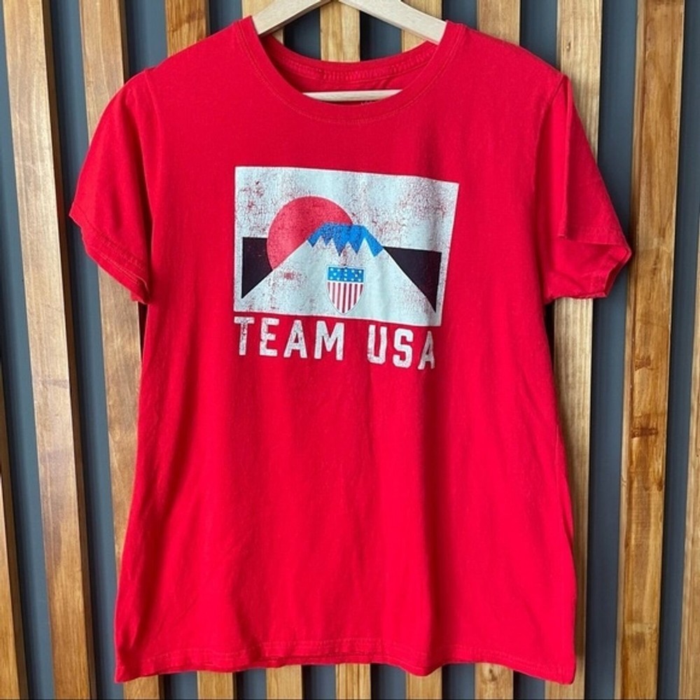 Team USA Tokyo Olympics Womens Vintage Red Tee Shirt Large