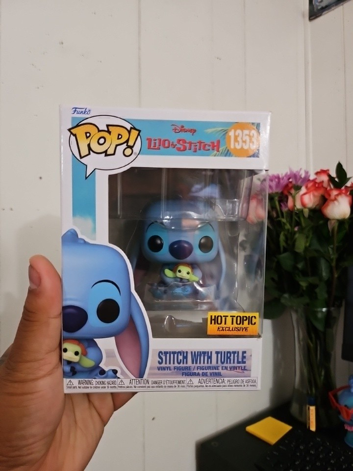 Funko Pop STITCH With TURTLE #1353 Lilo & Stitch Hot Topic Exclusive