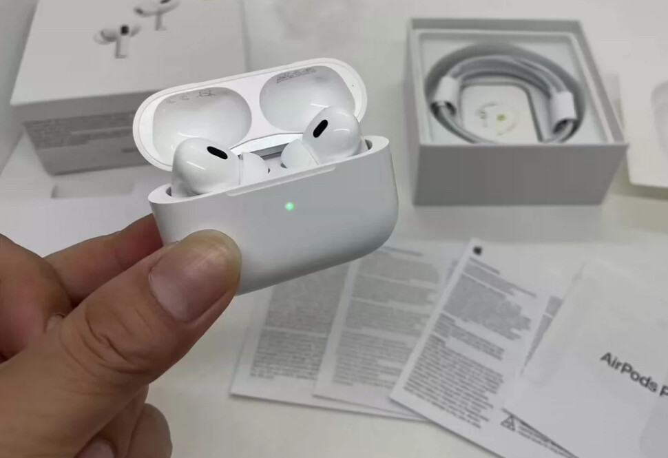 Apple iPhone Pro 2nd Generation w/ MagSafe Charging Case (Lightning) FREE SHIP