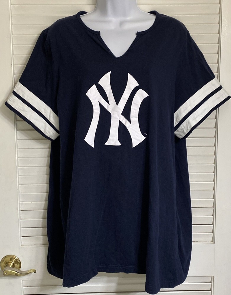 Women's MLB New York Yankees S/S T-Shirt, 3X, Notch Neckline, Navy