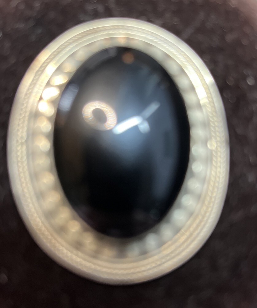 525 broach pin Black Onyx