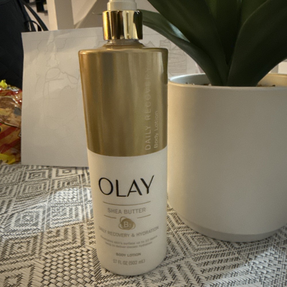 Olay Daily Recovery Hydration Body Lotion with Shea Butter 17oz