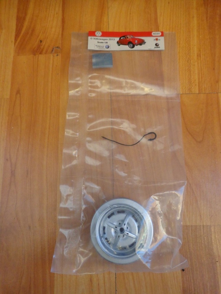 DEAGOSTINI BUILD YOUR OWN VW BEETLE CABRIOLET CAR #91 SPARE WHEEL +PRESSURE HOSE