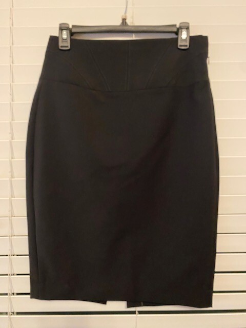 EXPRESS Black Women Skirt size 4