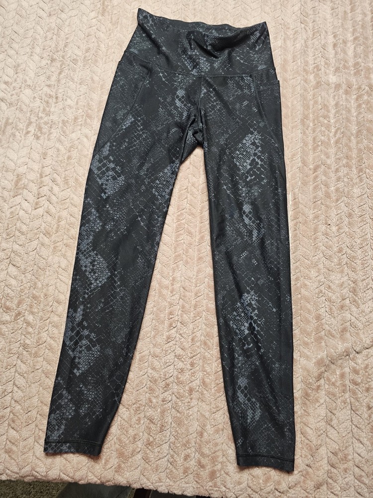 Old Navy Active Go-Dry Elevate Snake Print Black Gray Ankle Leggings