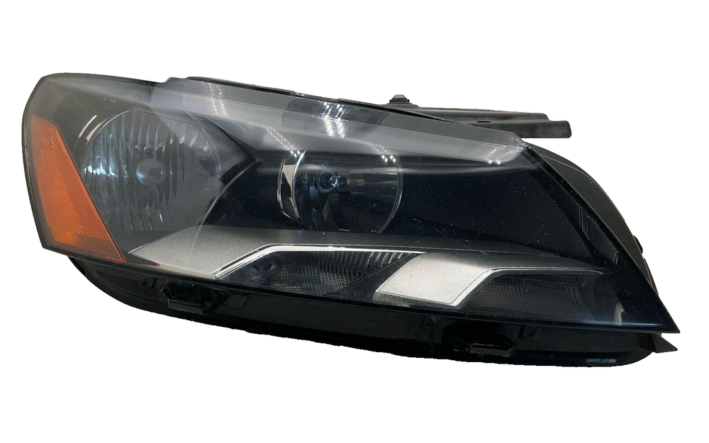2012-2015 VW PASSAT Headlamp Assembly Right Passenger Side OEM