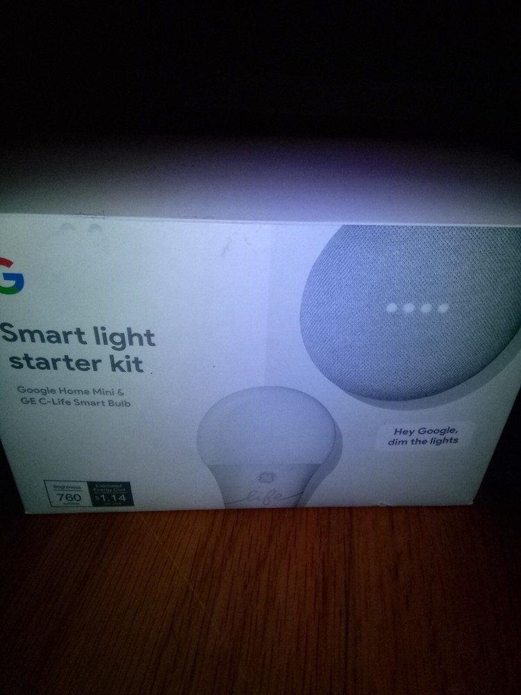 Google Home Mini Smart Light Starter Kit Mini and GE C-Life Smart Bulb White