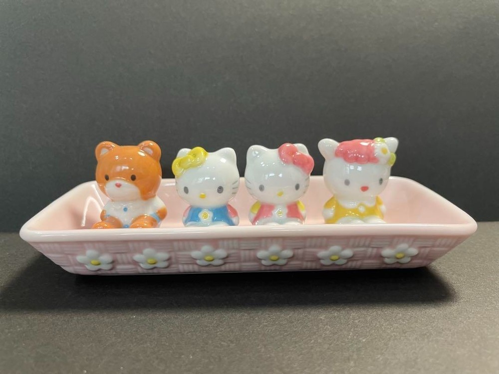Hello Kitty 1996 Sanrio Rare Ceramic Chopstick Rest Collectible Tableware Set
