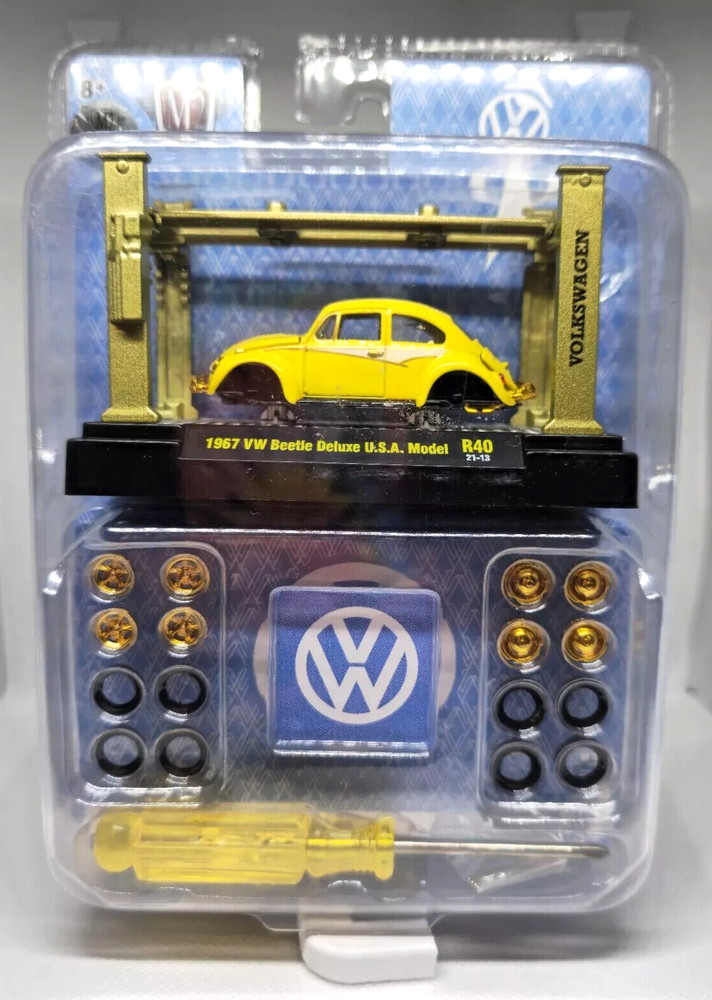 M2 Machines Gold Chase 1967 VW Beetle Deluxe USA Model 1:64 Diecast Model Kit