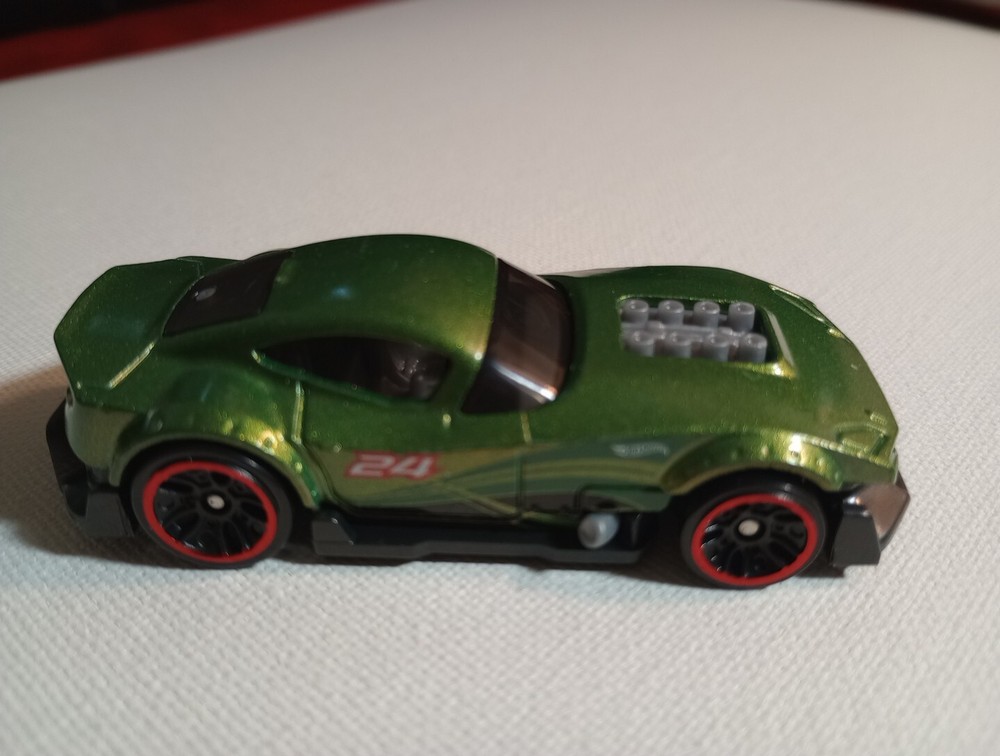 2023 Hotwheels Glossy Green Muscle And Blown Car Meet Multi Pack