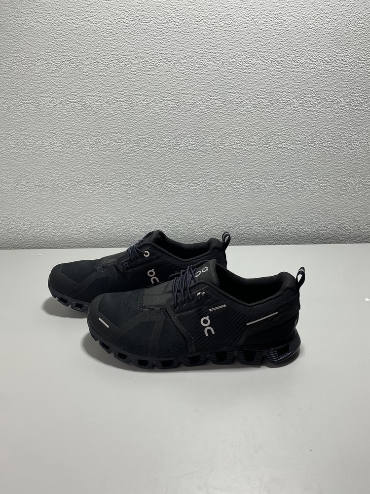 On Cloud 5 Waterproof Women's Size 9 Black Comfort Running Athletic
