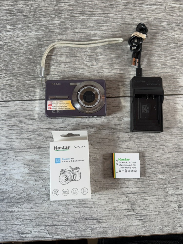 Kodak EasyShare M1063 10.3MP Digital Camera Purple  w/Charger, SD Card