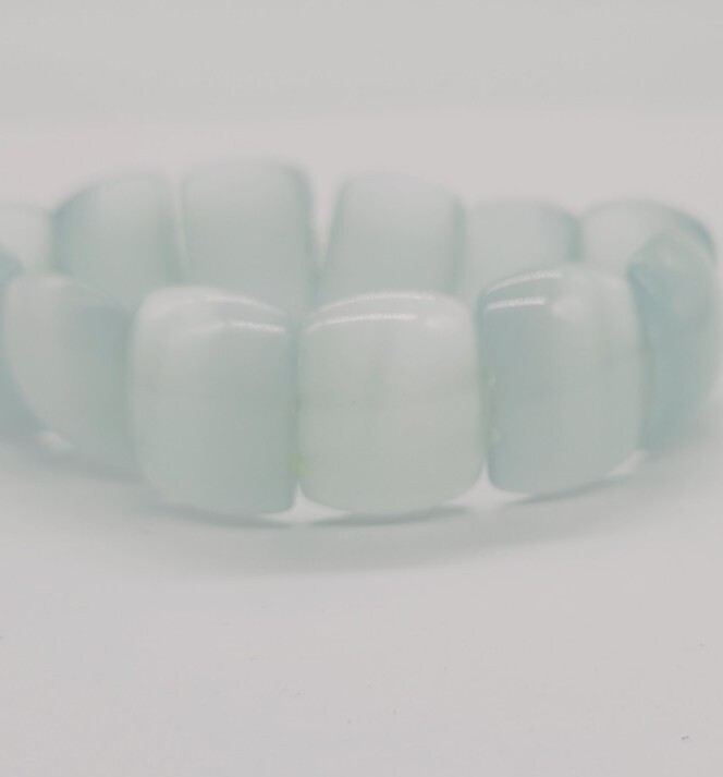 Vintage White Faux Cat Eye Stretch Bracelet Boho Art Deco One Size