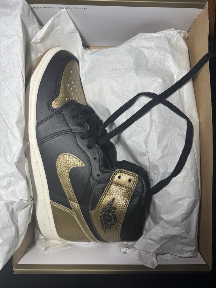 Air Jordan 1 Retro High OG in Classic Colorway