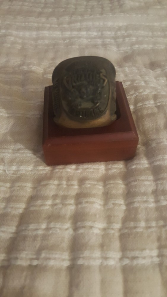 Anillo de boleto de temporada de recuerdos deportivos Mempis Grizzlies