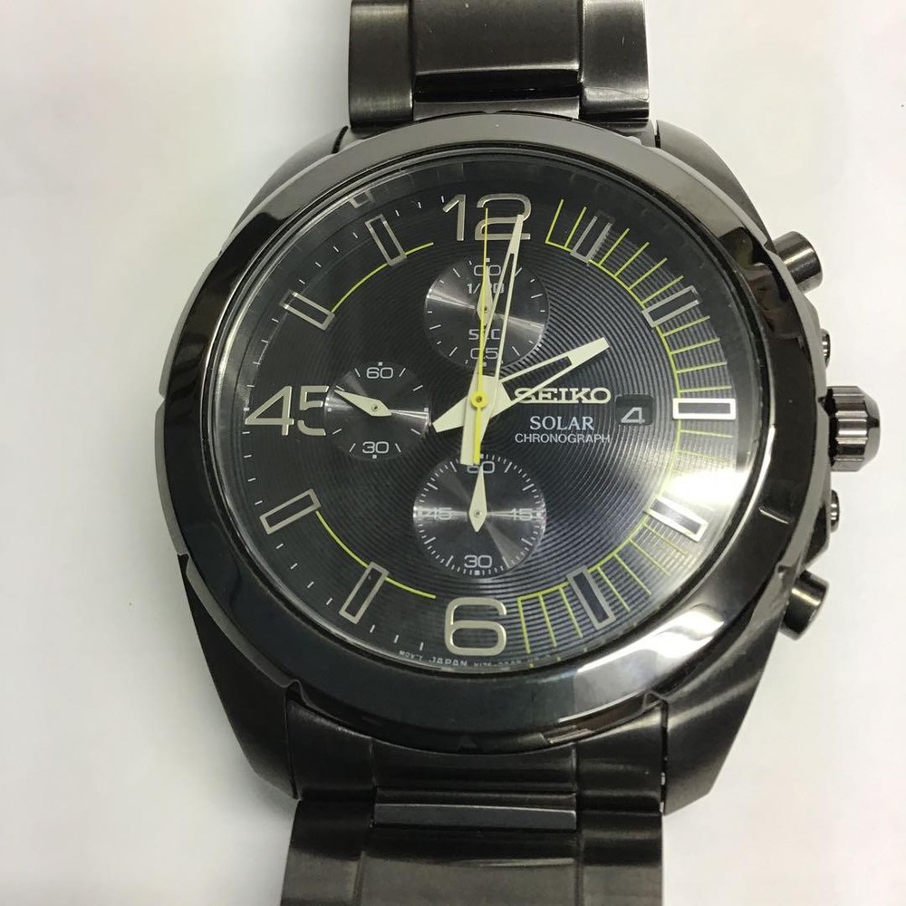 Seiko Solar-Powered Chronograph Watch with Date Display