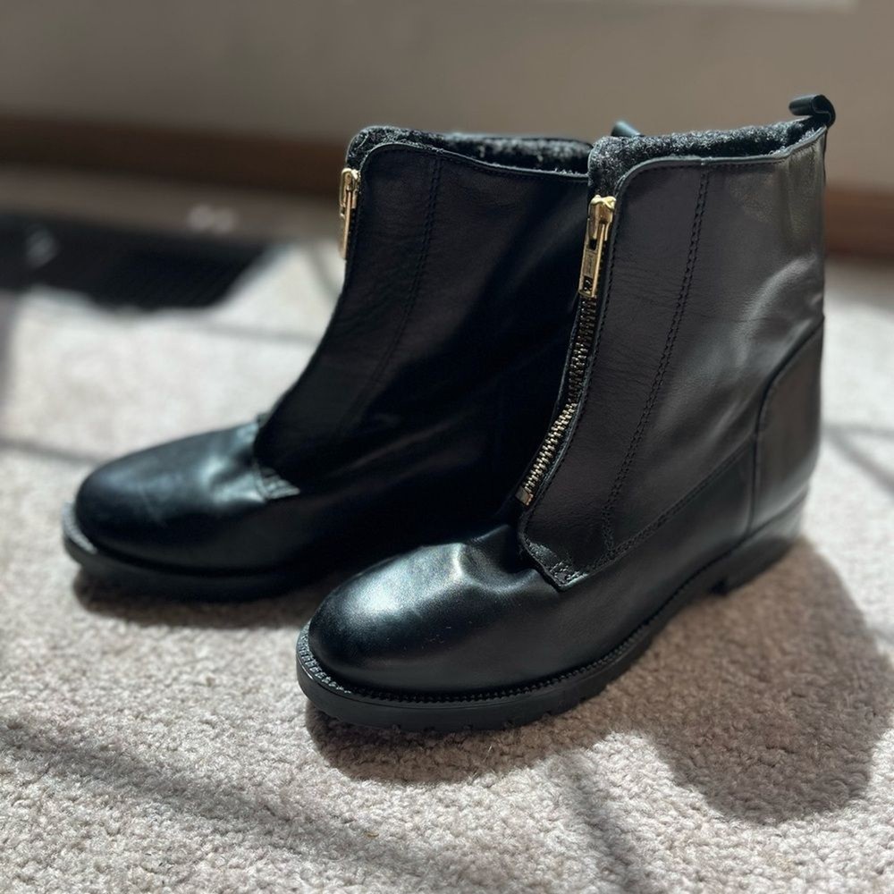 Hush Puppies Women’s Black Zip Up Waterproof Ankle Boots Size 6 1/2 Wide