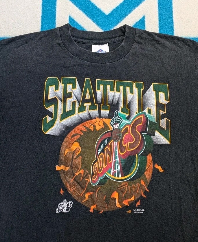 Vintage Seattle Sonics Shirt with Space Needle Kemp Payton Small Medium NBA Retro Tee