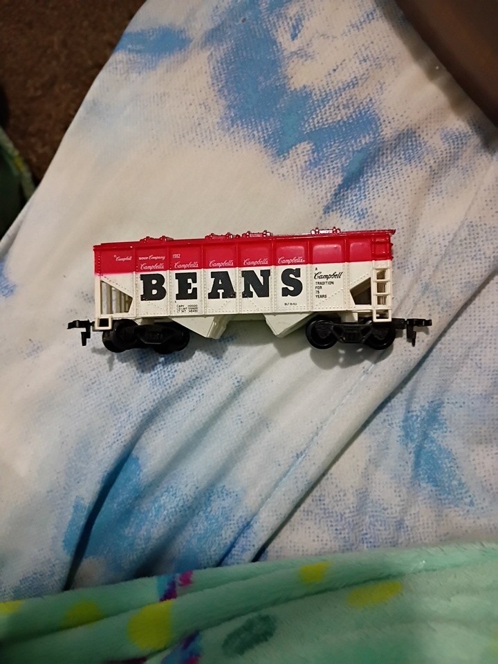Life Like HO Scale Campbells Soup Beans 2-Bay Covered Hopper Car Billboard RTR