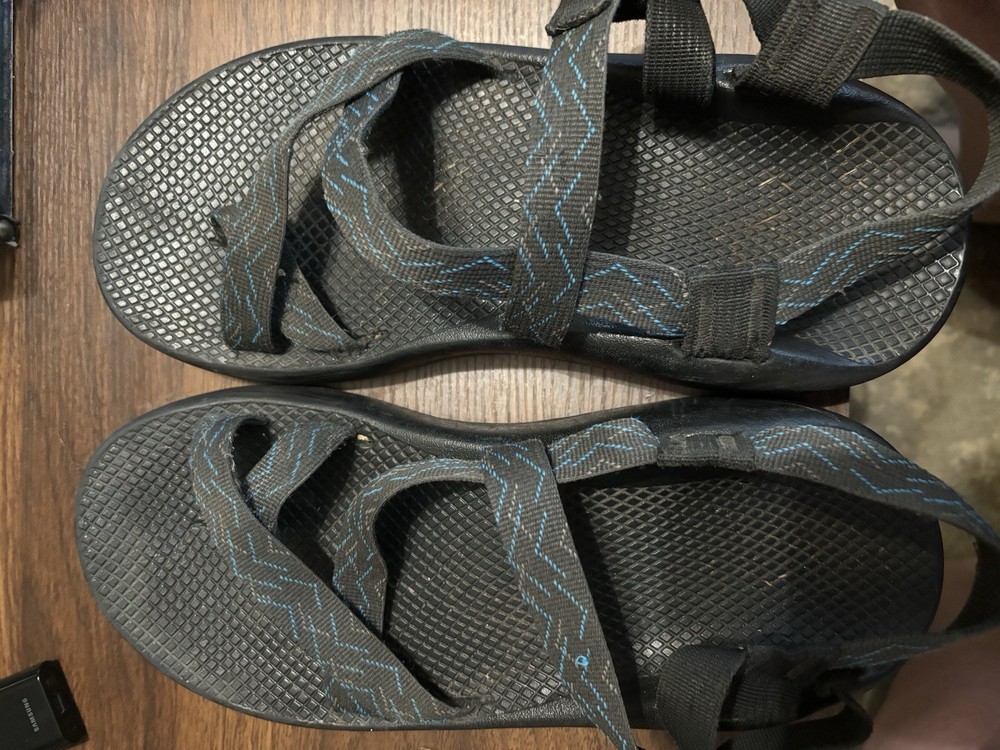 Chaco Sandals Mens 10 Z/2 Classic Strappy Water Hiking Blue Hook And Loop Flats