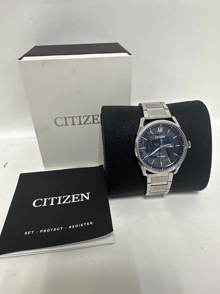 Citizen J800-S128439 Mens Watch with Original Case and Stainless Steel Band