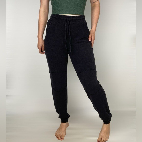 ALO YOGA Black Micro Waffle Fireside Sweatpants Lounge Casual Travel High Rise