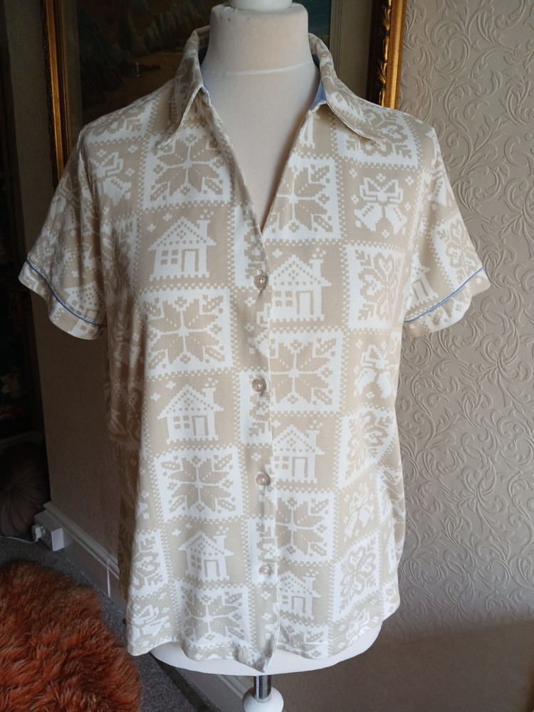 CHELSEA PEERS NEW YORK BEIGE CHRISTMAS ROSE PRINT PYJAMAS SIZE 10 UK (US XS)