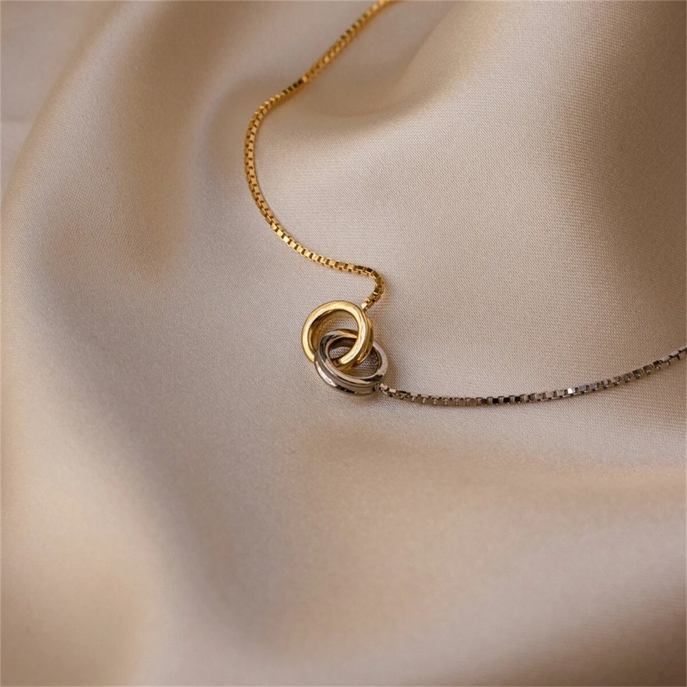 Retro Titanium Steel Interlocking Necklace Asymmetric Splicing Short Chain