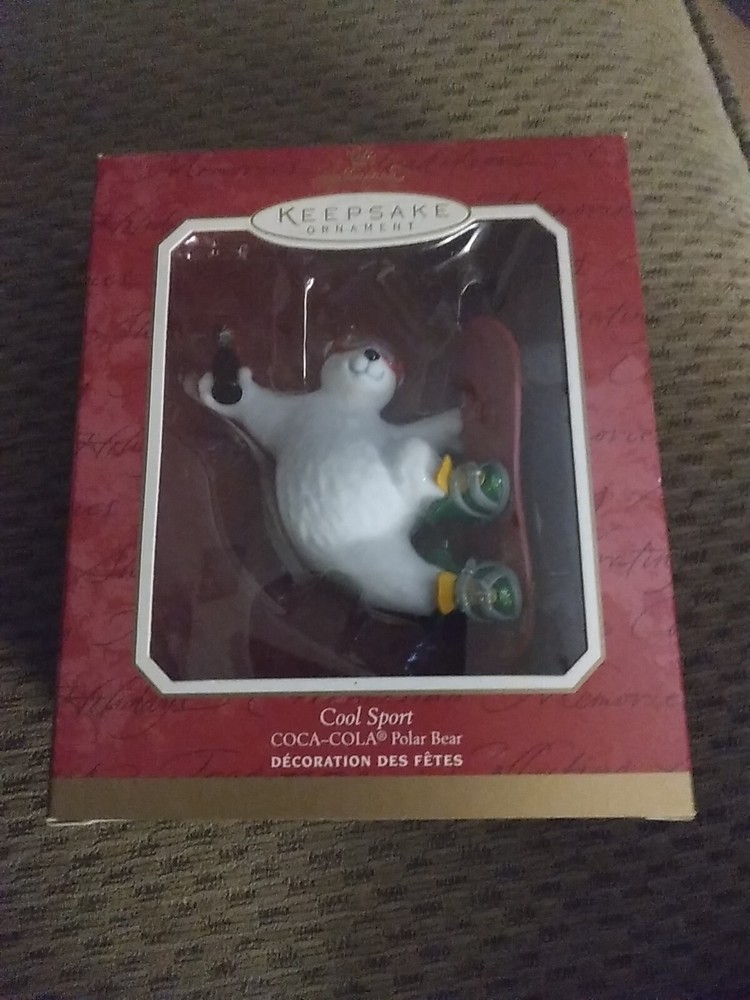 HALLMARK 2001 COOL SPORT CHRISTMAS TREE ORNAMENT COCA COLA POLAR BEAR SNOWBOARD