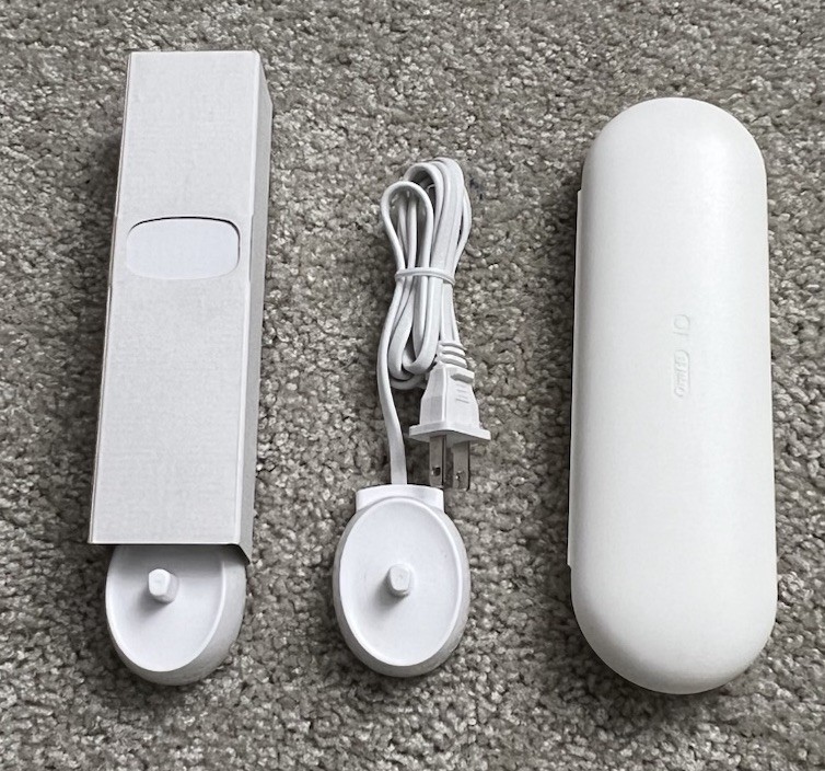 Braun Oral-B Type 3757 Electric Toothbrush Trickle 2 Charger Base And Case White