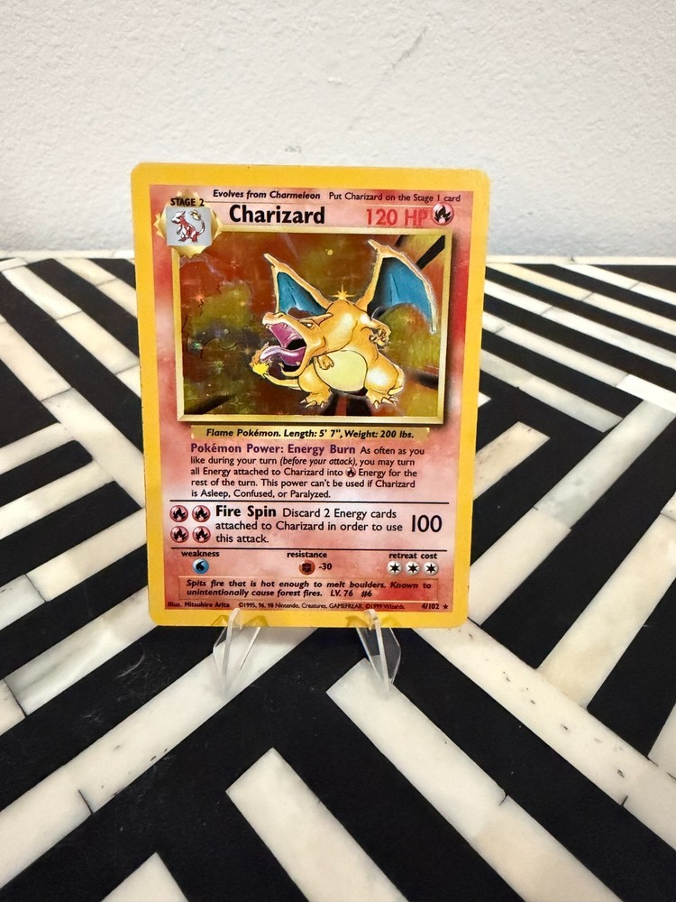 Charizard 004/102 Base Set Holo